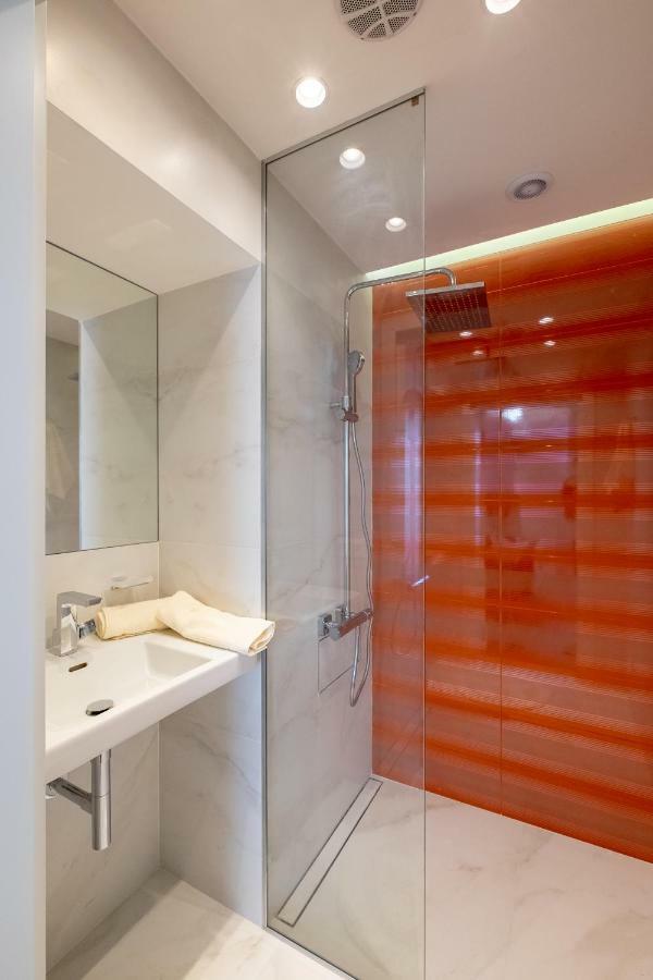 Vitosha Blvd 3-Bedroom, 2-Bathroom Lux Suite Sofia Eksteriør bilde