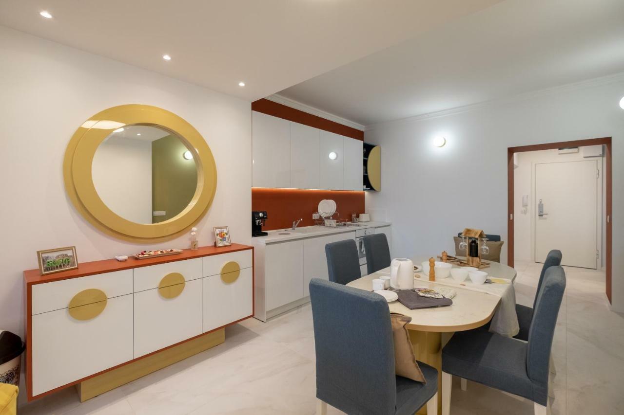 Vitosha Blvd 3-Bedroom, 2-Bathroom Lux Suite Sofia Eksteriør bilde
