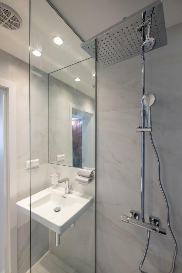 Vitosha Blvd 3-Bedroom, 2-Bathroom Lux Suite Sofia Eksteriør bilde
