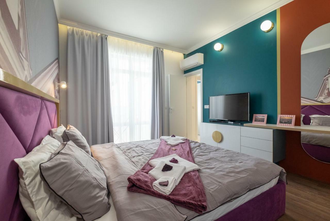 Vitosha Blvd 3-Bedroom, 2-Bathroom Lux Suite Sofia Eksteriør bilde